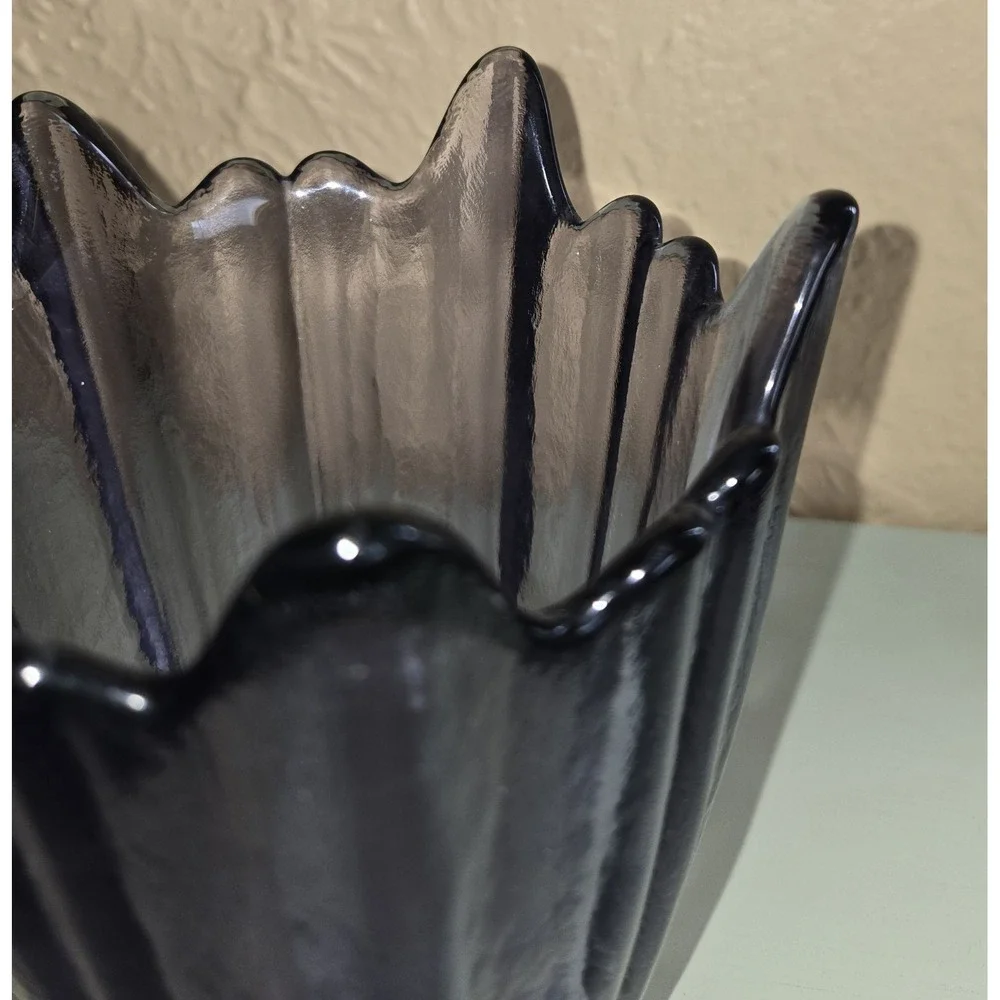 Vintage Vase Hard‎ To Find Rare 5 Petal Textured Thick Heavy Purple Viking Glass